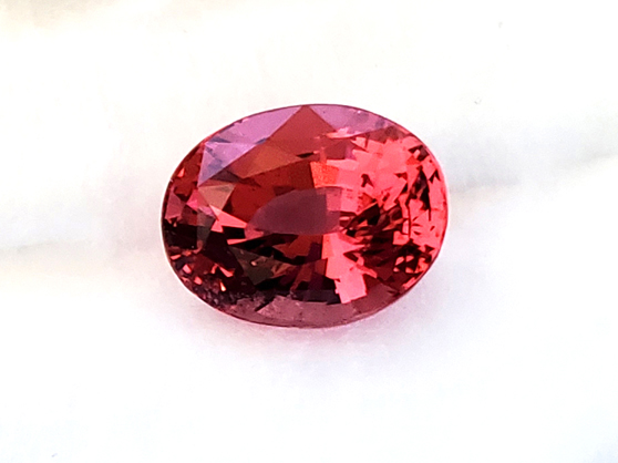pad colored spinel; orangy pink spinel