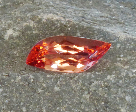 imperial pink topaz fancy flame shape, ouro preto