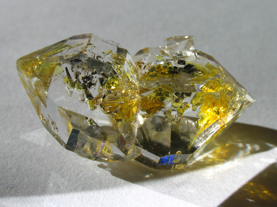 herkimer-like crystal with oil inclusion