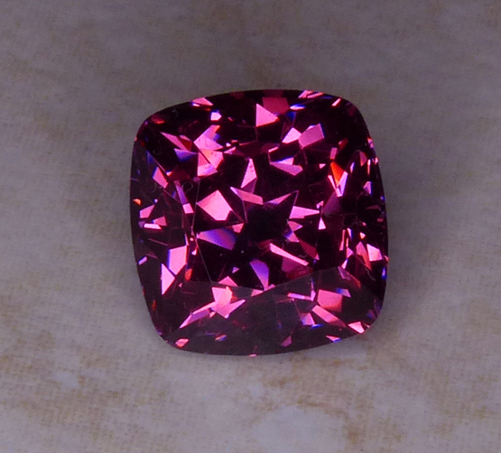 large mahenge garnet, US faceted