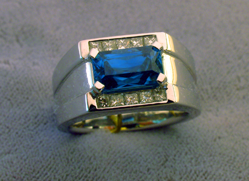 zircon_superbl_mans_ring_fl