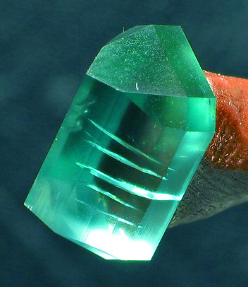 crack develops when cutting tourmaline